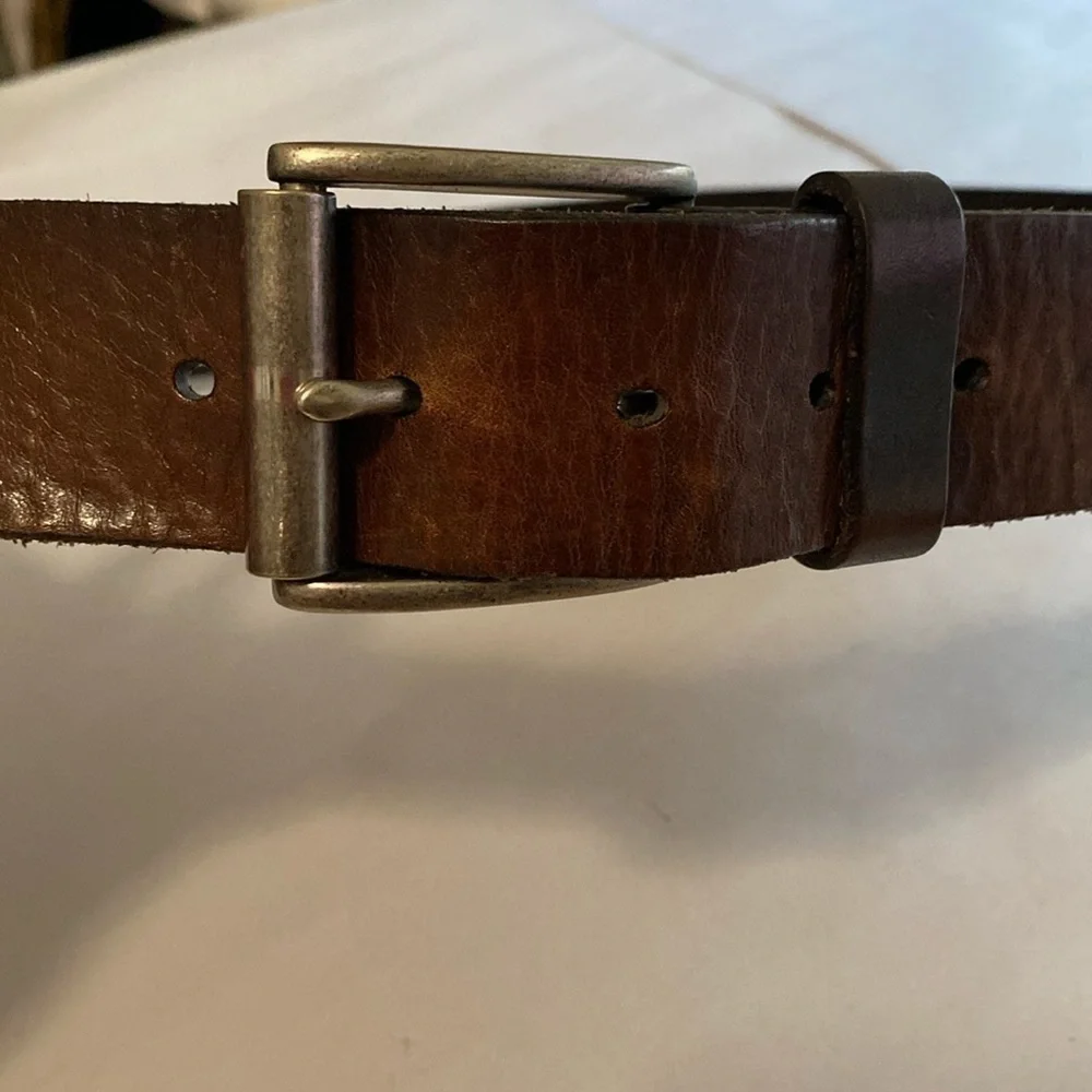 Fossil Belt Mens Brown leather distressed casual silver tone buckle Minimalist